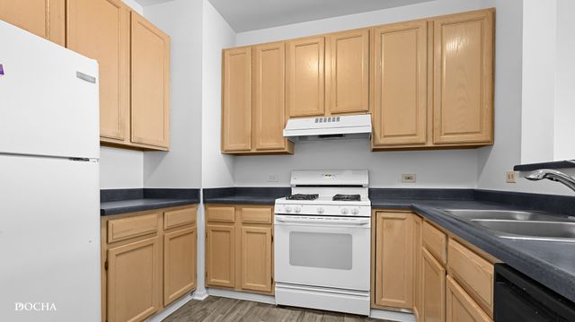 307 Huntington Court, Oswego, IL 60543