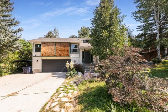 3205 E BELL CANYON RD, Sandy, UT 84092