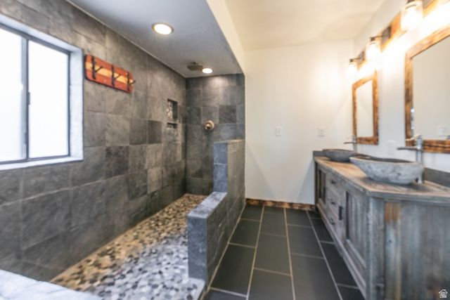 3205 E BELL CANYON RD, Sandy, UT 84092
