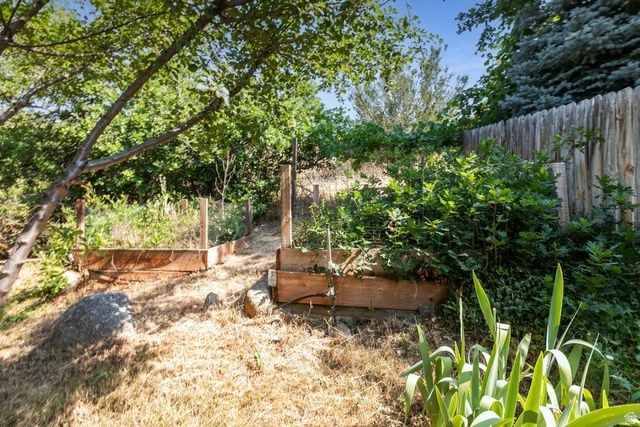 3205 E BELL CANYON RD, Sandy, UT 84092