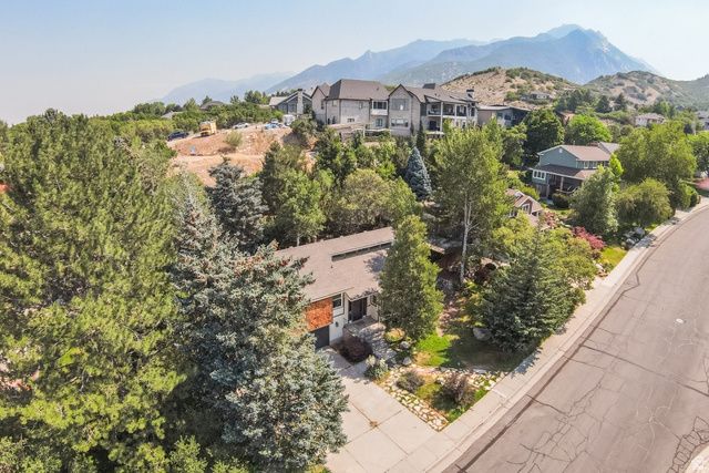 3205 E BELL CANYON RD, Sandy, UT 84092