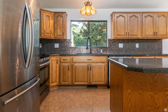 3205 E BELL CANYON RD, Sandy, UT 84092