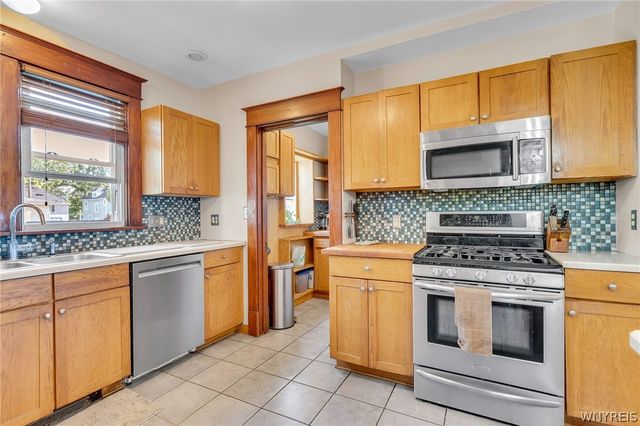 66 Holland Avenue, Lancaster, NY 14086