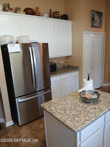 6389 PINEWOOD HILLS Drive, Jacksonville, FL 32218