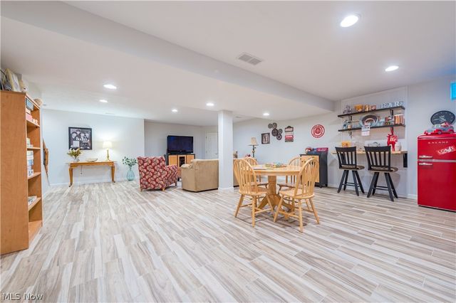 6901 Buck Horn Boulevard, Lorain, OH 44053