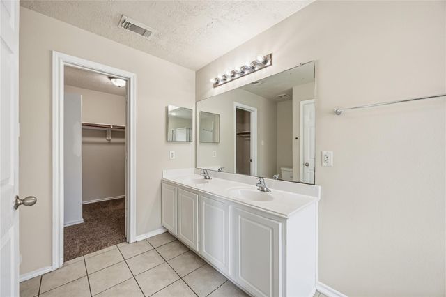 14322 Mooreview Lane, Houston, TX 77014