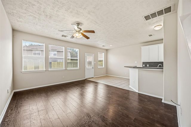 14322 Mooreview Lane, Houston, TX 77014