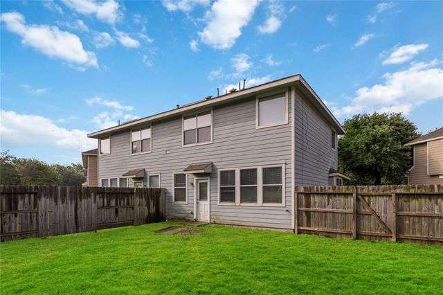 14322 Mooreview Lane, Houston, TX 77014