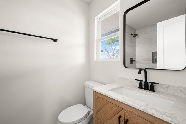 2100 Deadwood DR, Austin, TX 78744