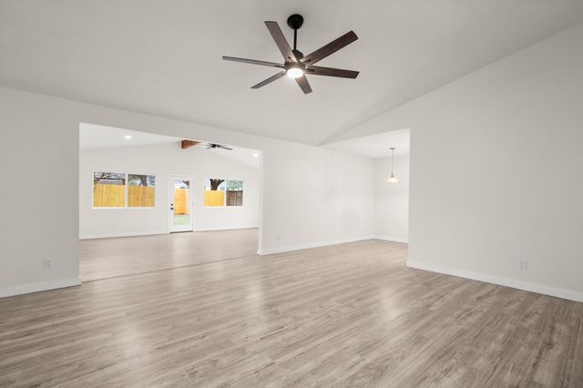 2100 Deadwood DR, Austin, TX 78744