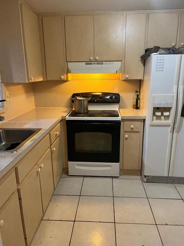 11295 SW 88th Street M109, Miami, FL 33176
