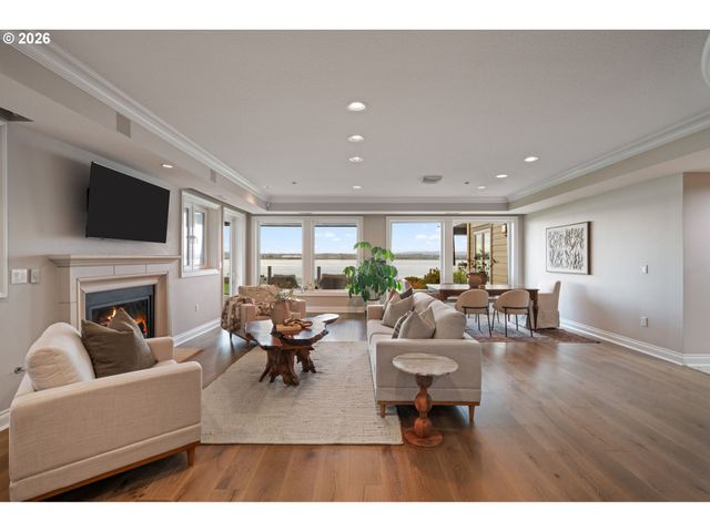 5841 Se COLUMBIA Way 104, Vancouver, WA 98661