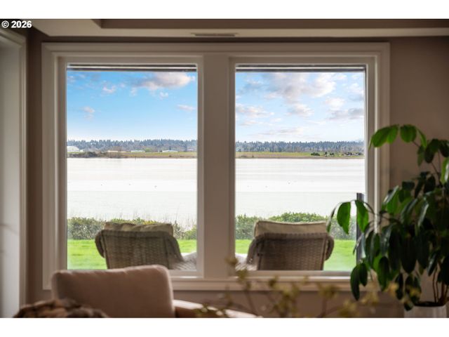 5841 Se COLUMBIA Way 104, Vancouver, WA 98661