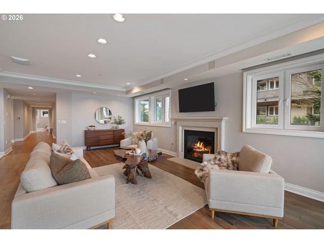 5841 Se COLUMBIA Way 104, Vancouver, WA 98661