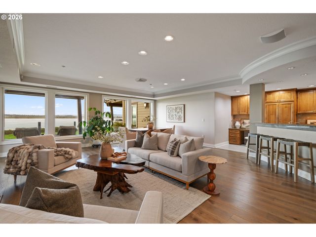 5841 Se COLUMBIA Way 104, Vancouver, WA 98661