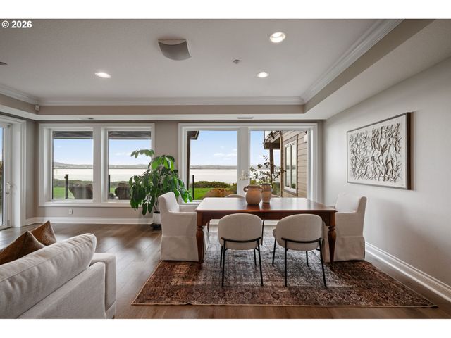 5841 Se COLUMBIA Way 104, Vancouver, WA 98661