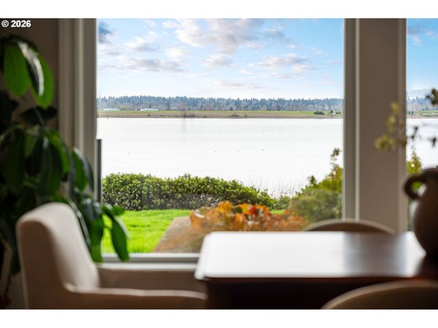 5841 Se COLUMBIA Way 104, Vancouver, WA 98661