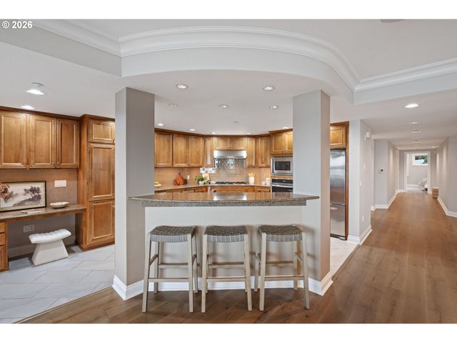 5841 Se COLUMBIA Way 104, Vancouver, WA 98661