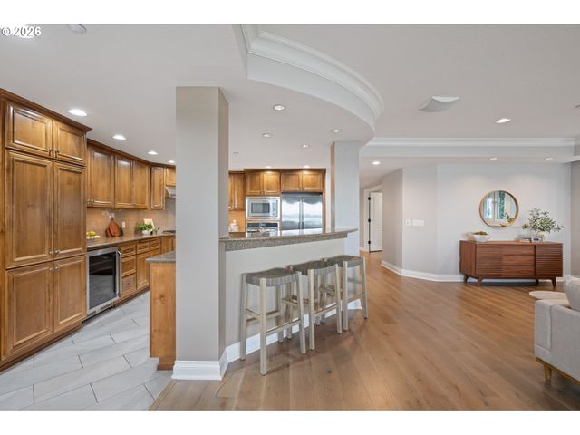 5841 Se COLUMBIA Way 104, Vancouver, WA 98661