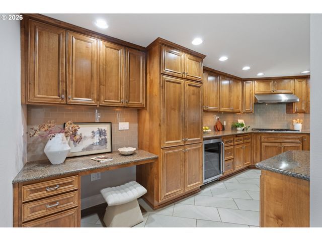 5841 Se COLUMBIA Way 104, Vancouver, WA 98661