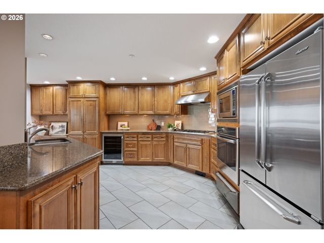 5841 Se COLUMBIA Way 104, Vancouver, WA 98661