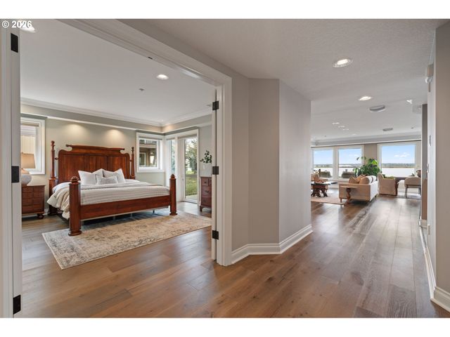 5841 Se COLUMBIA Way 104, Vancouver, WA 98661