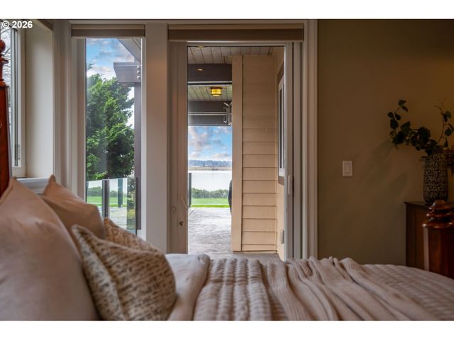 5841 Se COLUMBIA Way 104, Vancouver, WA 98661