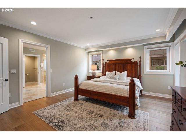 5841 Se COLUMBIA Way 104, Vancouver, WA 98661