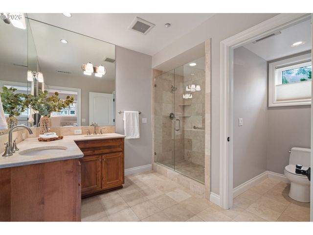 5841 Se COLUMBIA Way 104, Vancouver, WA 98661