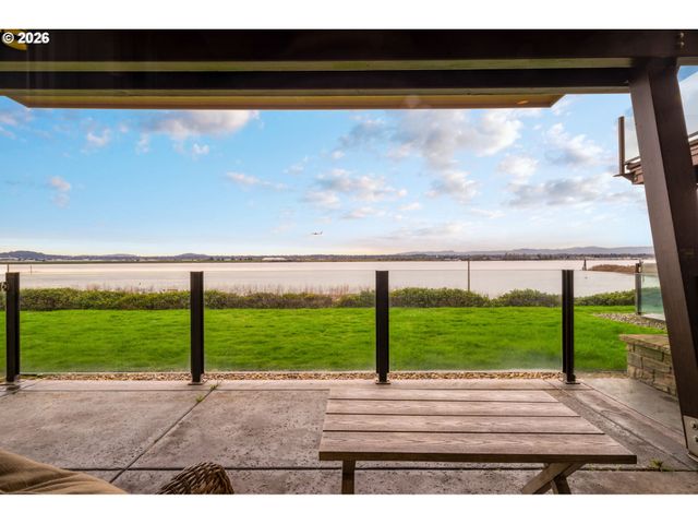 5841 Se COLUMBIA Way 104, Vancouver, WA 98661