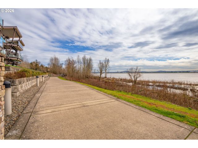 5841 Se COLUMBIA Way 104, Vancouver, WA 98661