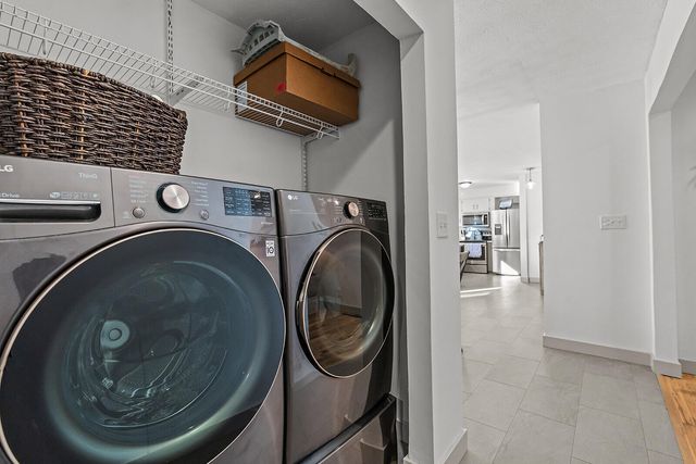 2463 S Westwood Avenue, Springfield, MO 65807