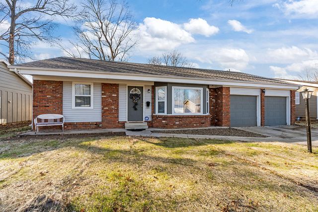 2463 S Westwood Avenue, Springfield, MO 65807