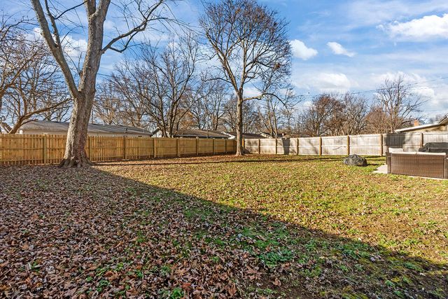 2463 S Westwood Avenue, Springfield, MO 65807