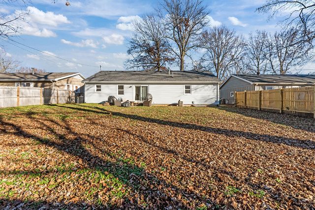 2463 S Westwood Avenue, Springfield, MO 65807
