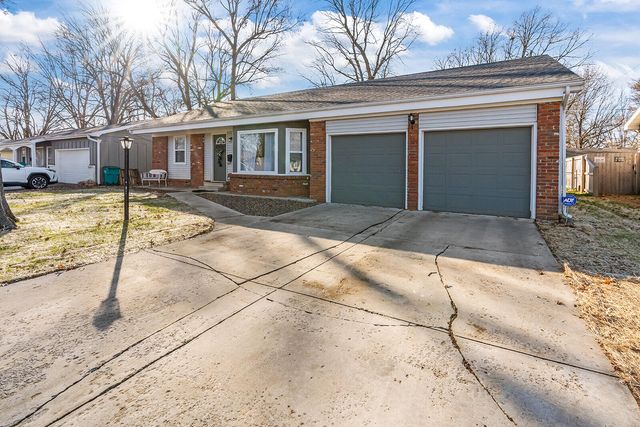 2463 S Westwood Avenue, Springfield, MO 65807