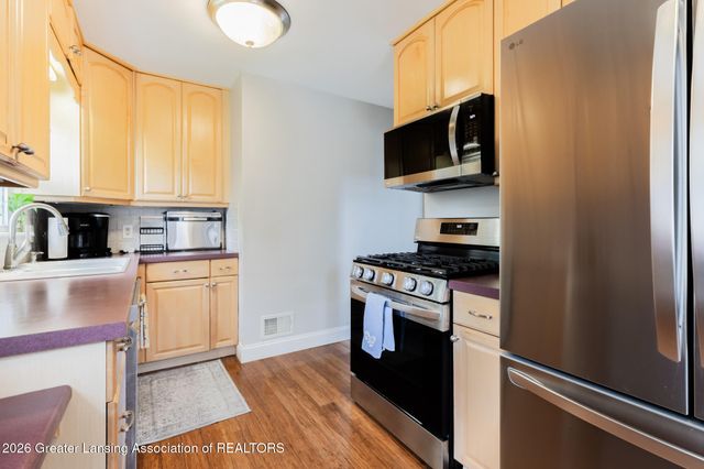 2014 Devonshire Avenue, Lansing, MI 48910