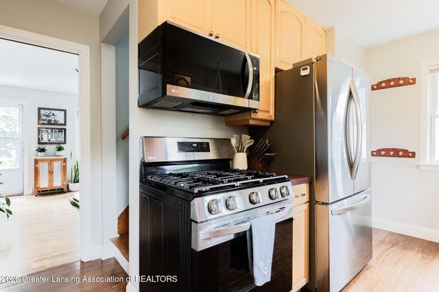 2014 Devonshire Avenue, Lansing, MI 48910