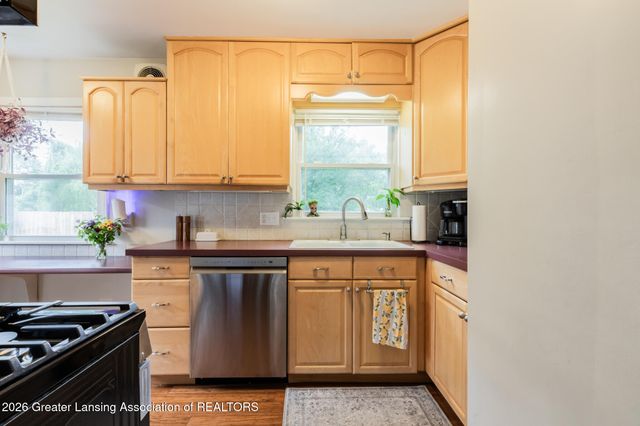 2014 Devonshire Avenue, Lansing, MI 48910