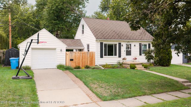 2014 Devonshire Avenue, Lansing, MI 48910