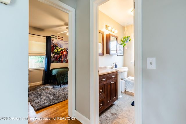 2014 Devonshire Avenue, Lansing, MI 48910