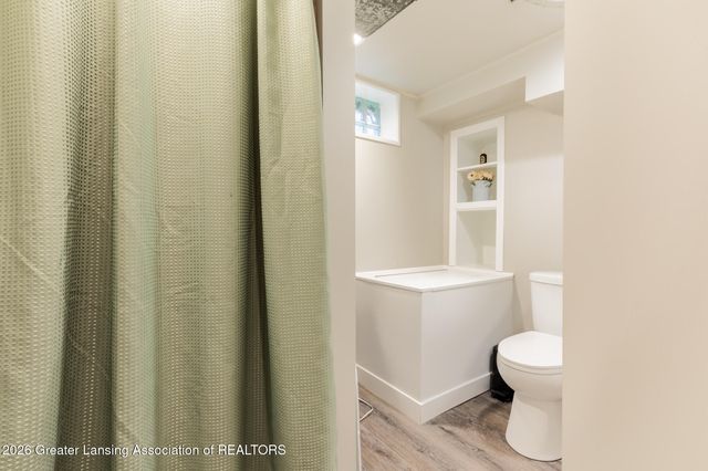 2014 Devonshire Avenue, Lansing, MI 48910