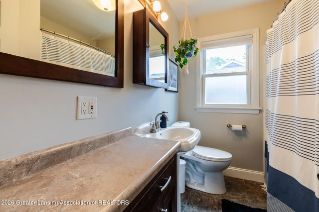 2014 Devonshire Avenue, Lansing, MI 48910