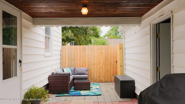2014 Devonshire Avenue, Lansing, MI 48910