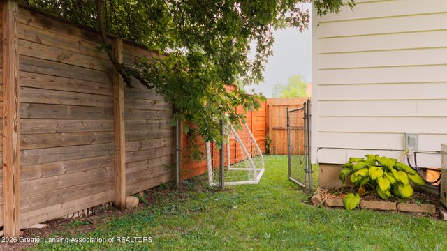 2014 Devonshire Avenue, Lansing, MI 48910