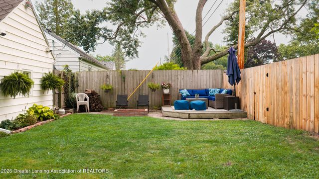 2014 Devonshire Avenue, Lansing, MI 48910