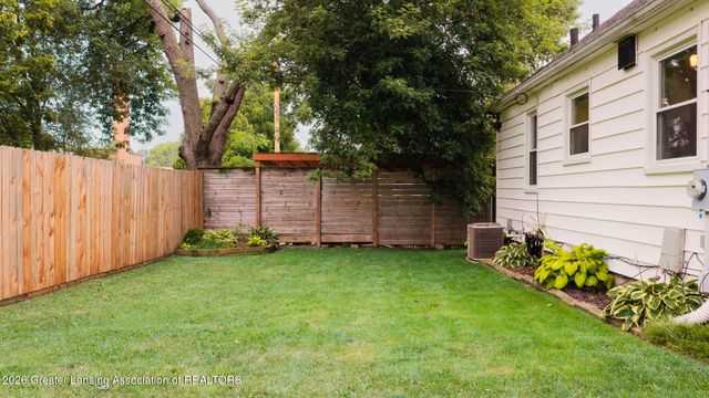 2014 Devonshire Avenue, Lansing, MI 48910