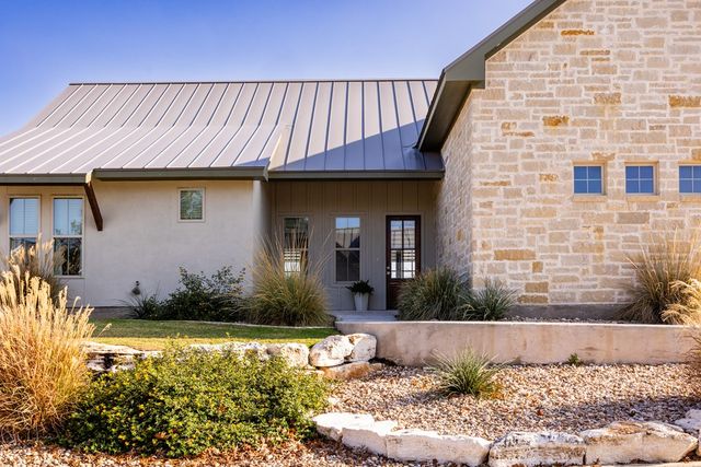 3200-22 Pinnacle Club Dr, Kerrville, TX 78028