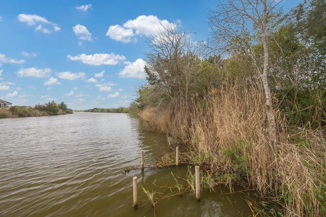 290 Marina View Drive, Webster, TX 77598
