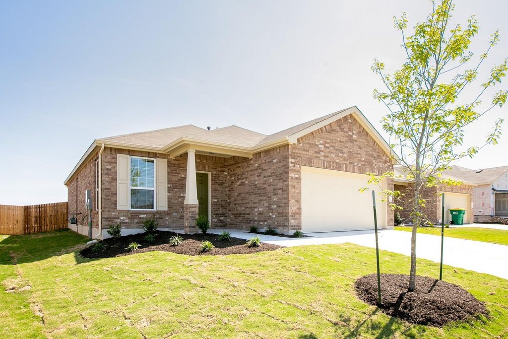 500 Martha DR, Buda, TX 78610
